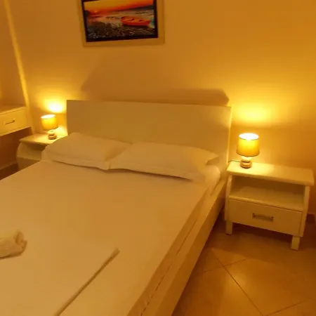 Amber Apartment *